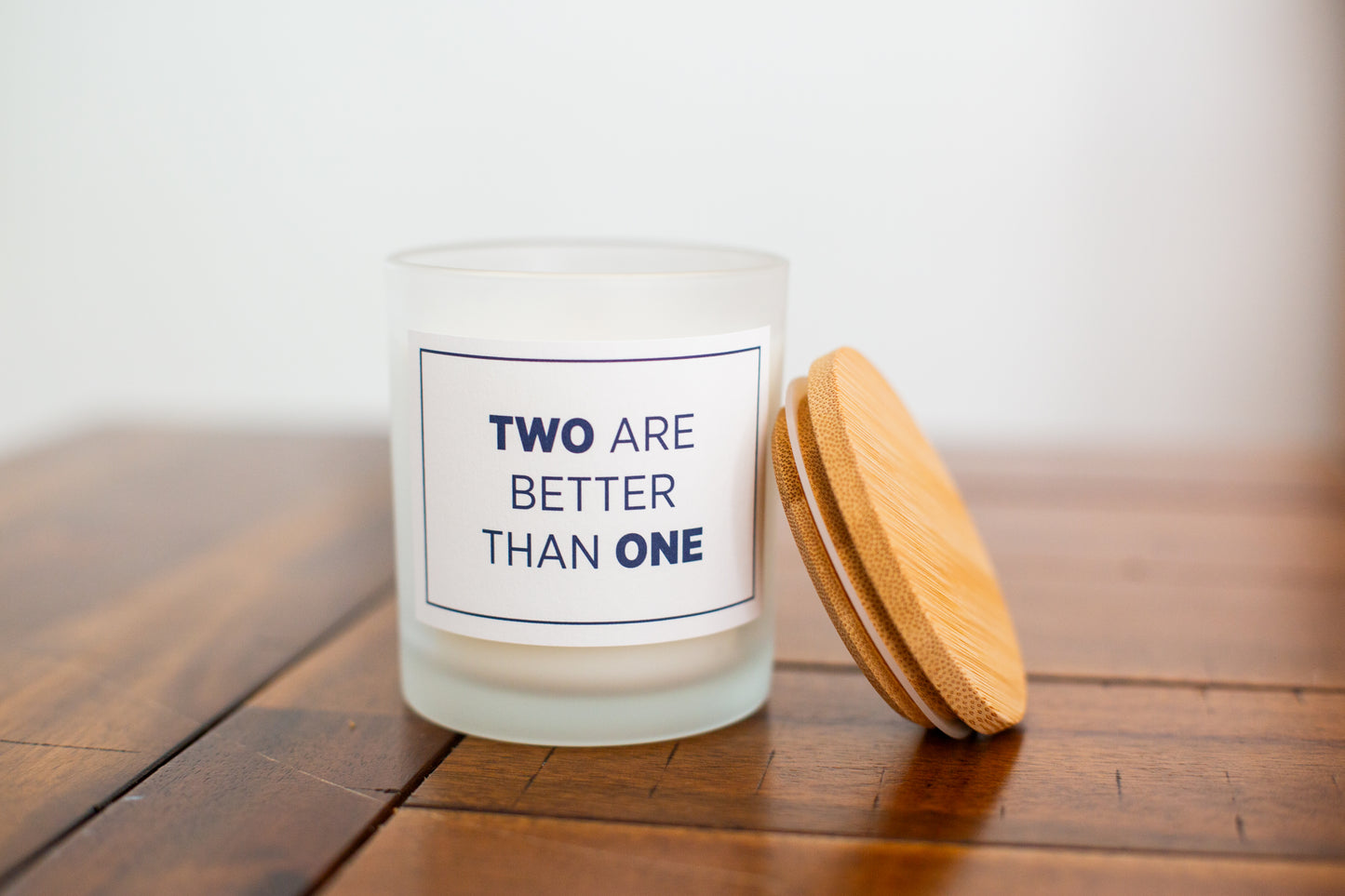 Frosted Candle with Bamboo Lid